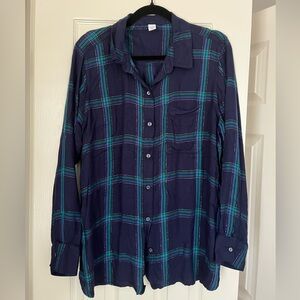 Old Navy Button Down Shirt. Size XL. soft and Lightweight. Like New. EUC.